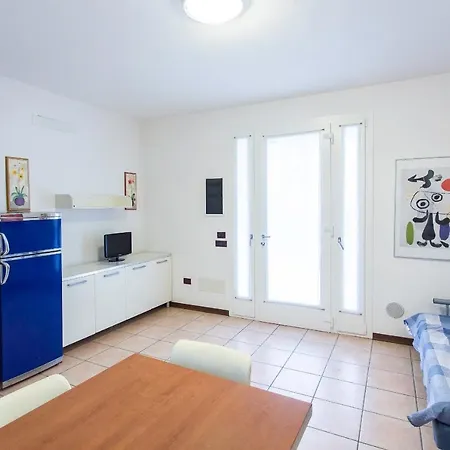 Apartment Betulle Lido Altanea