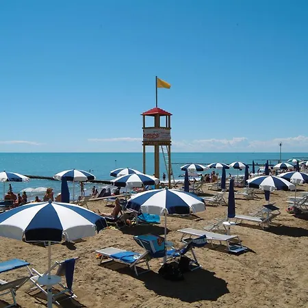 Apartment Betulle Lido Altanea